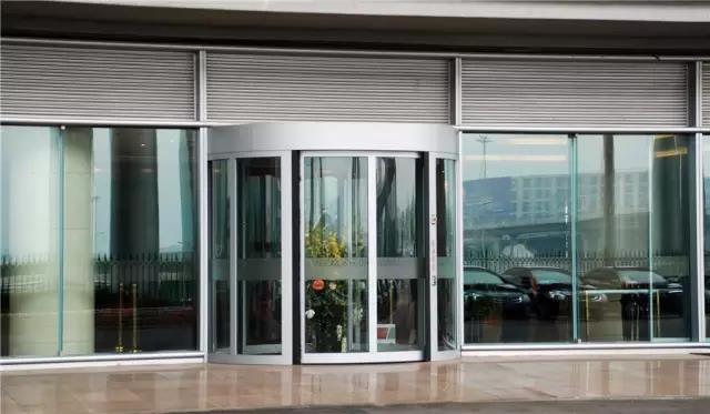 自動(dòng)門門體為何偏愛選用鋁型材？為什么都偏愛多瑪DK90門機(jī)呢？